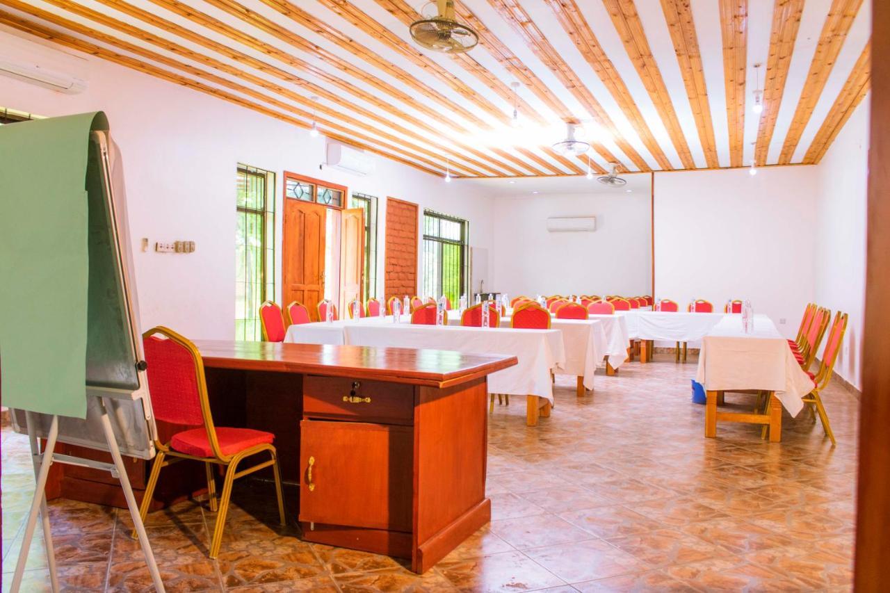 Mantis Lodge & Camping Site Morogoro Екстериор снимка